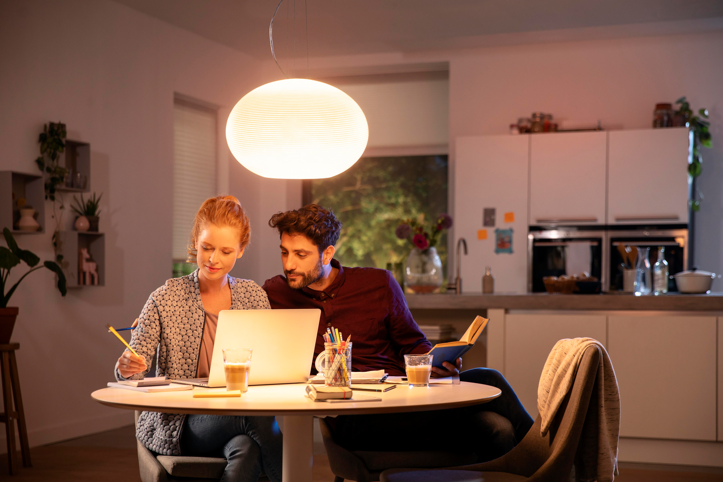 Riippuvalaisin Philips Hue Flourish valkoinen 31W 24V