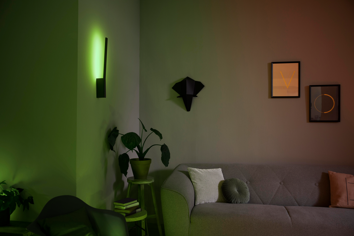 Seinävalaisin Philips Hue Liane musta 12W 24V
