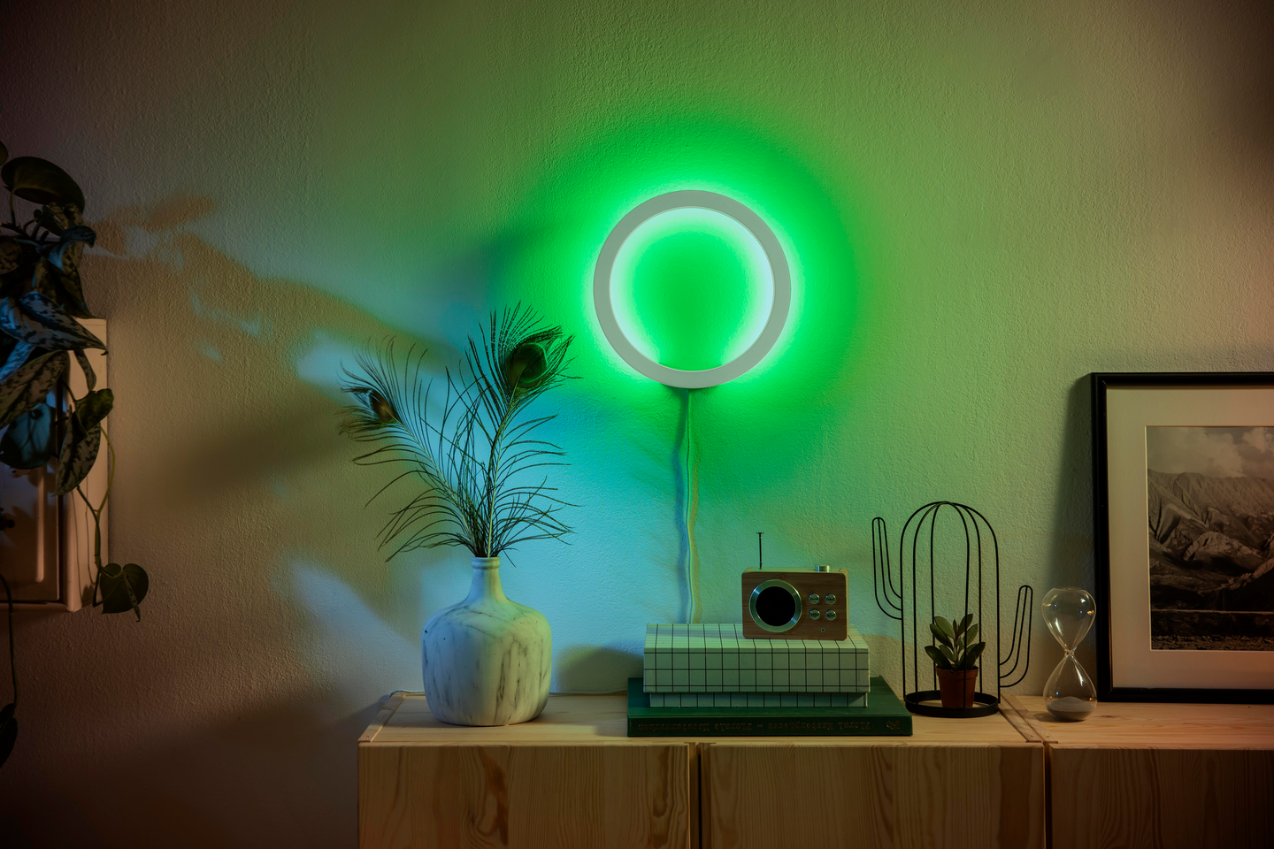 Seinävalaisin Philips Hue Sana valkoinen 20W 24V