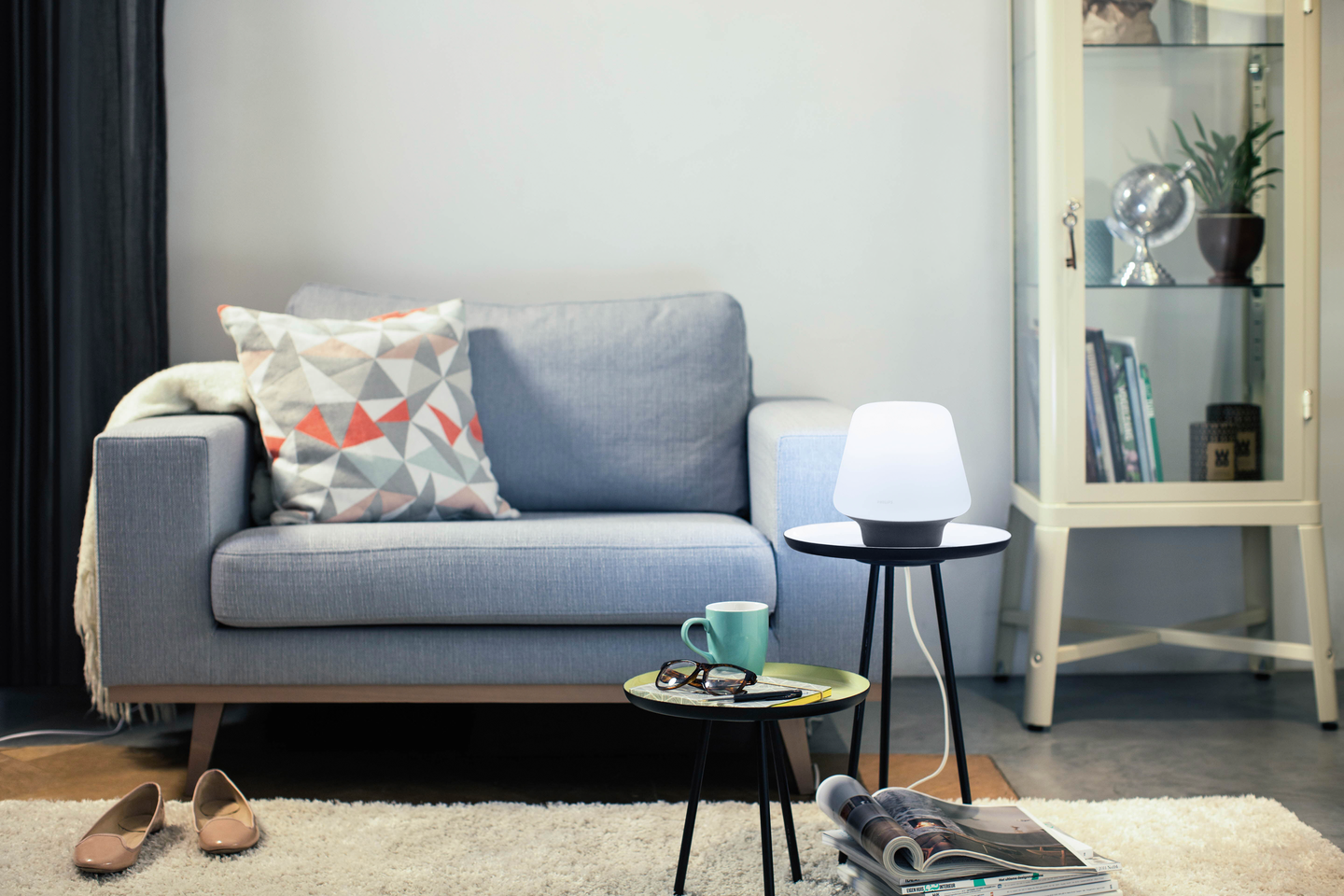 Pöytävalaisin Philips Hue Wellness musta