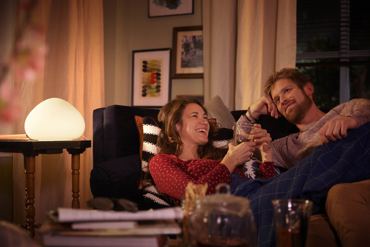 Pöytävalaisin Philips Hue Wellner valkoinen