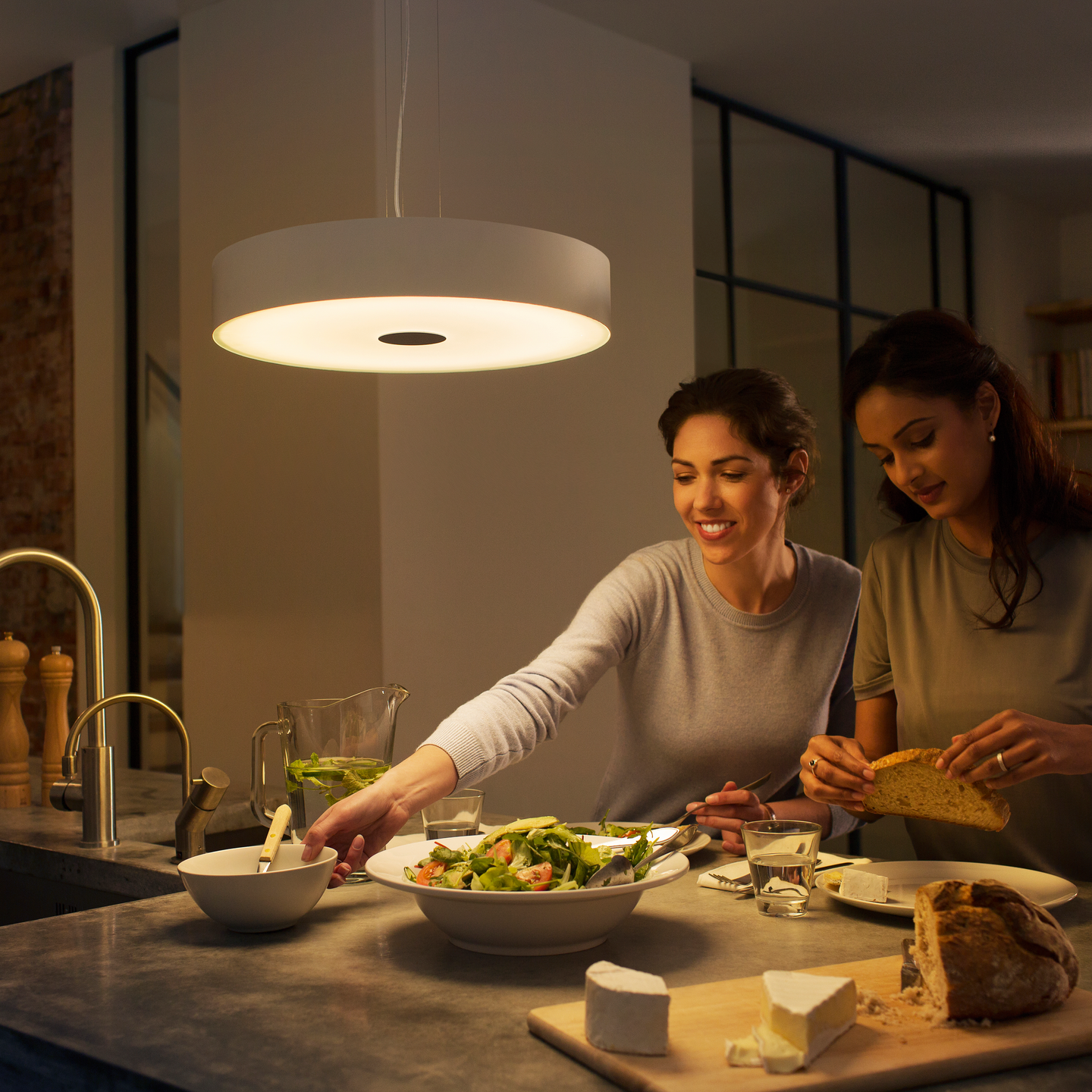 Riippuvalaisin Philips Hue Fair valkoinen