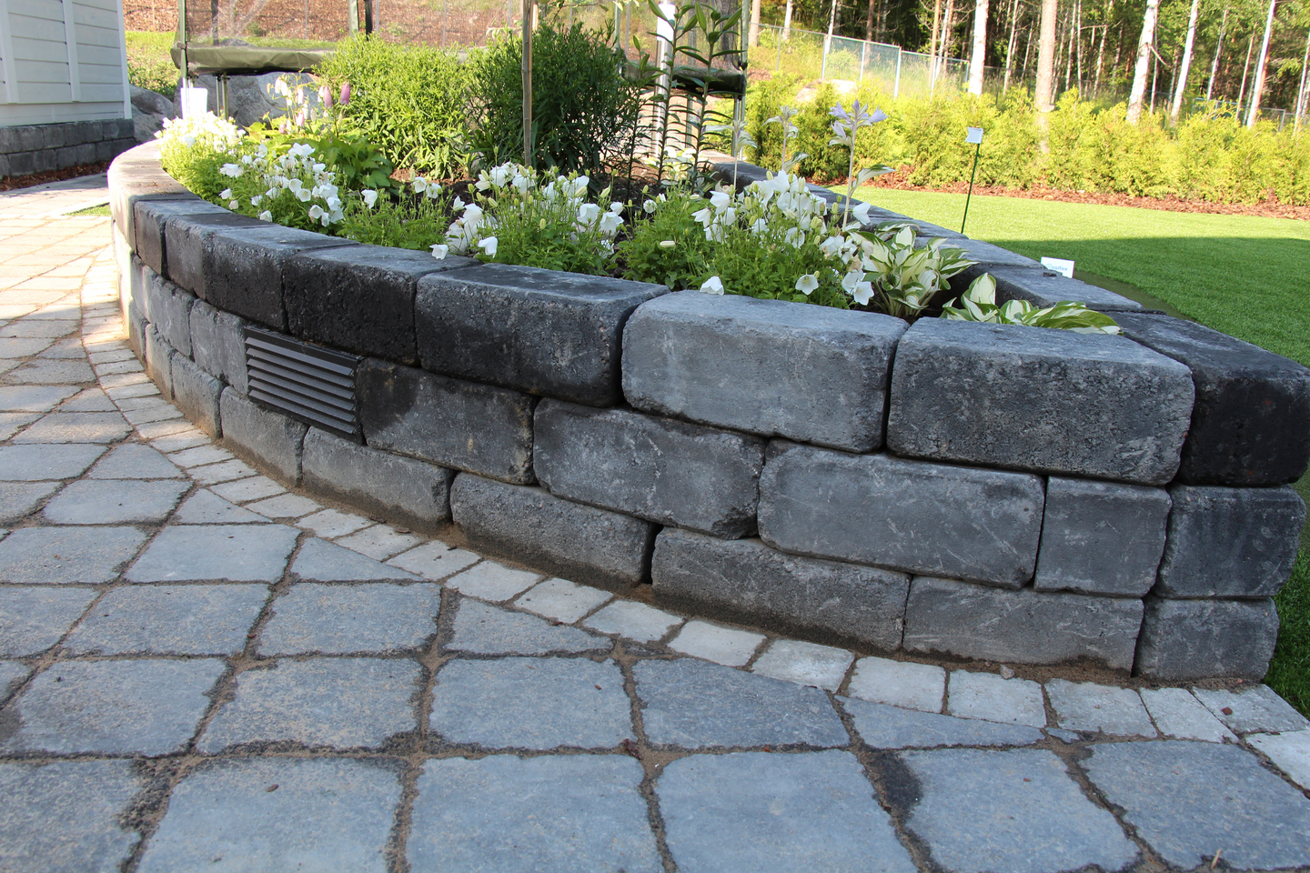 Antiikkimuurikivi Lakka sileä musta 360x180x150mm 18,5kpl/m²