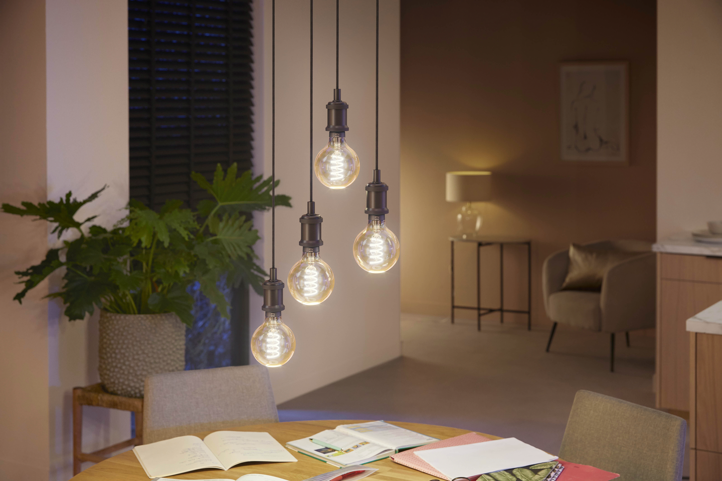 Led-lamppu Philips Hue WA 7W Filament G93 E27
