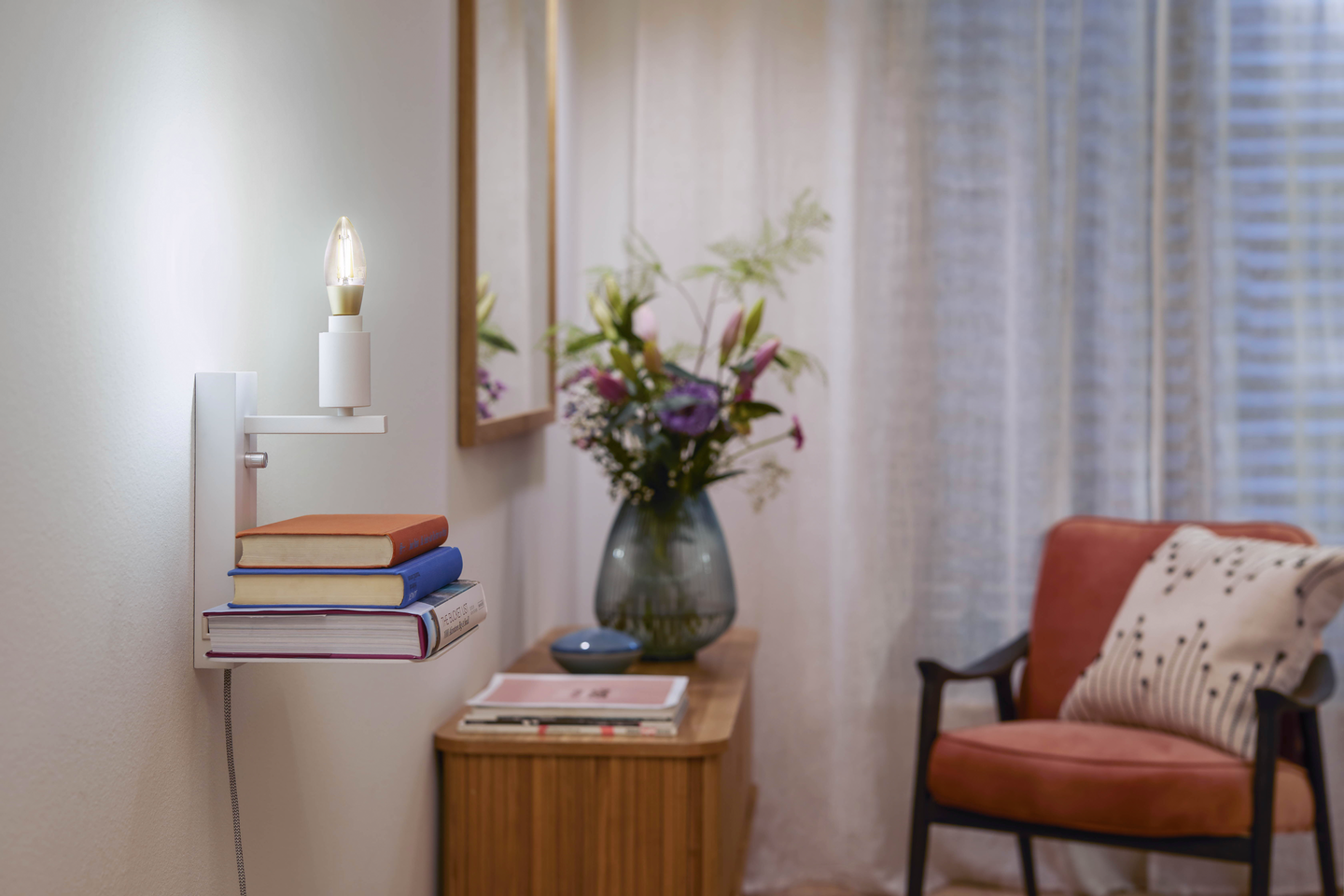 Lamppu Philips Smart LED 4.9W C35 E14 920-50 meripihka