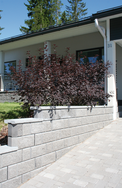 Isovallikivi päätykivi HB 215x215x200mm harmaa 40kpl/lava 500kg/lava