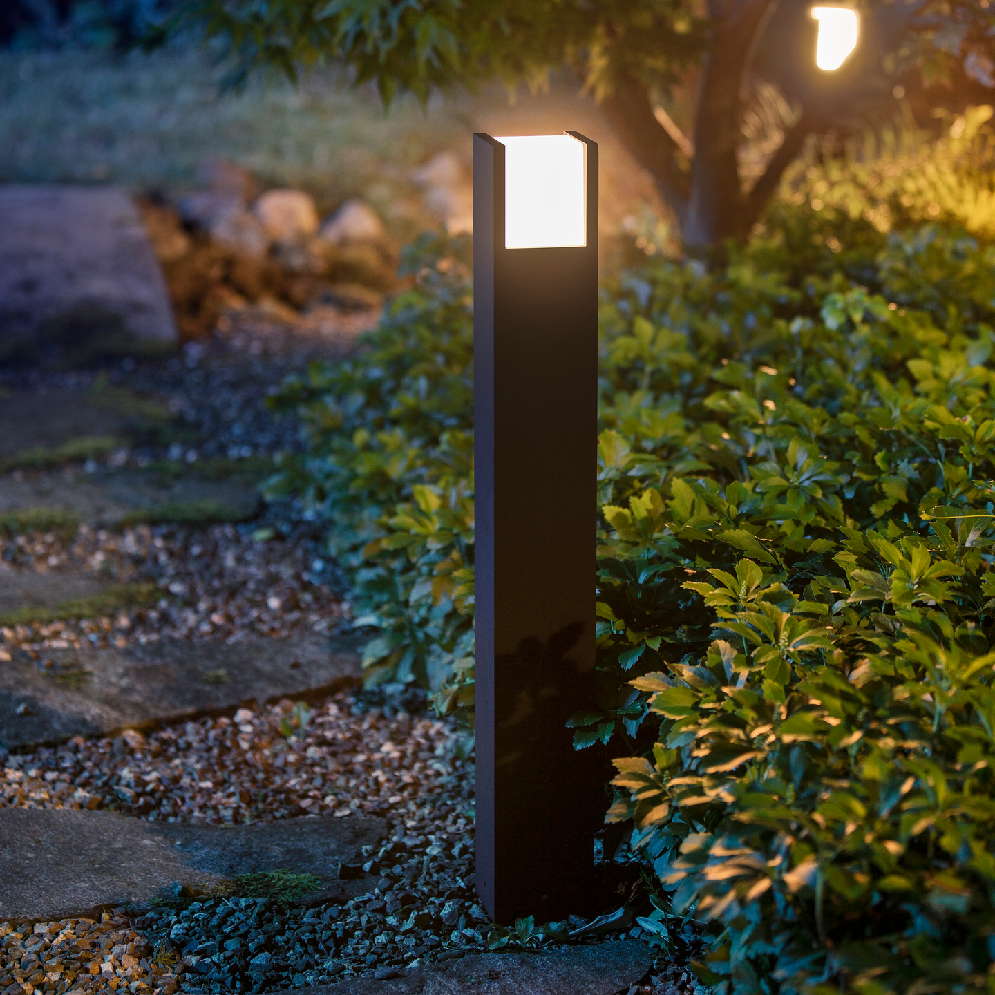 Ulkopylväsvalaisin Philips Hue Fuzo musta 15W 24V 77cm