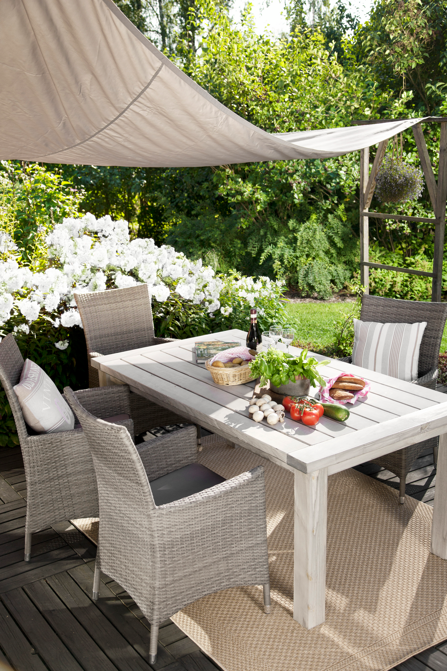 Pöytä Lily 100x180cm mänty vaalea ajopuu