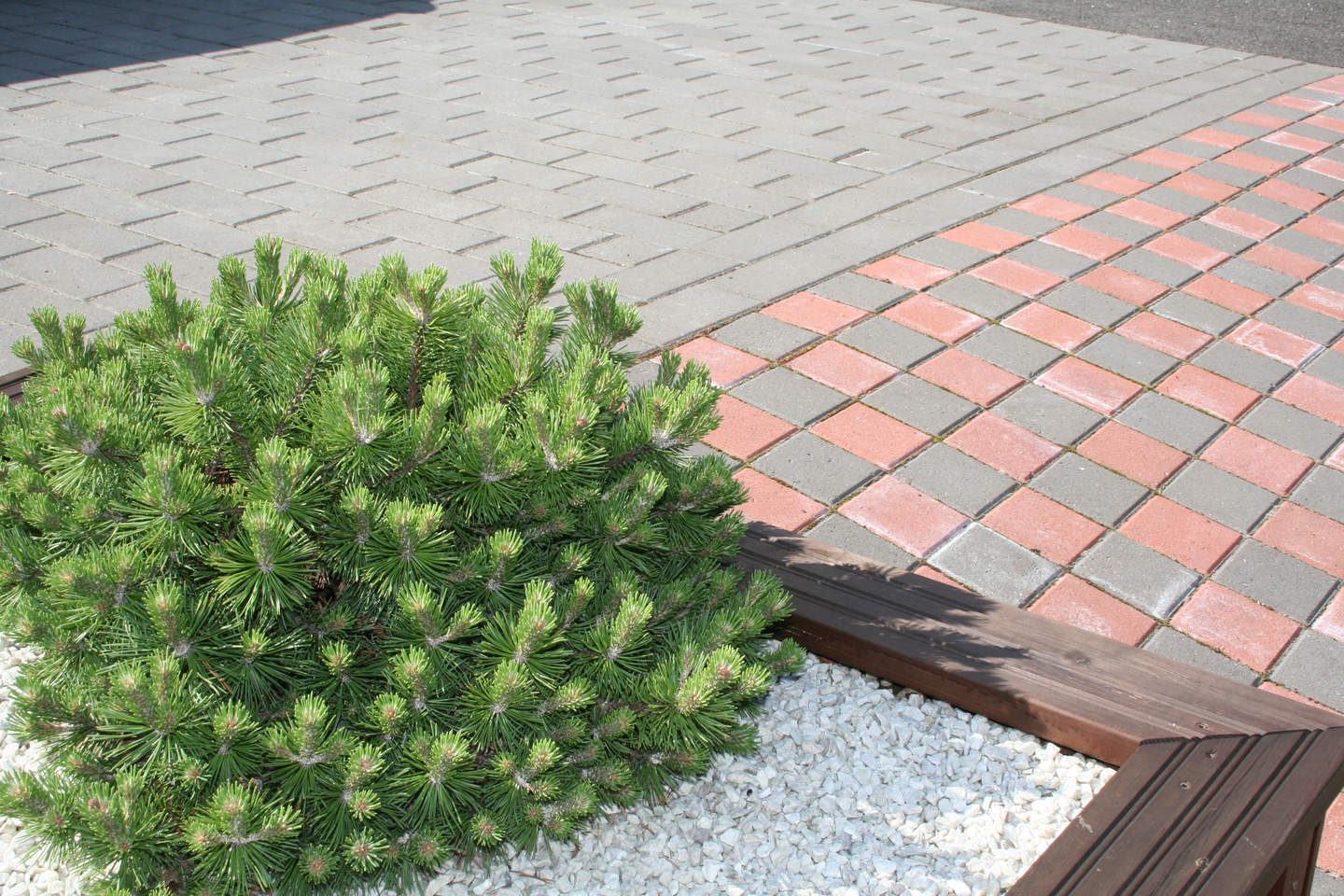 Aukiokivi HB 138x138x60mm musta 10,0m²/lava 1405kg/lava