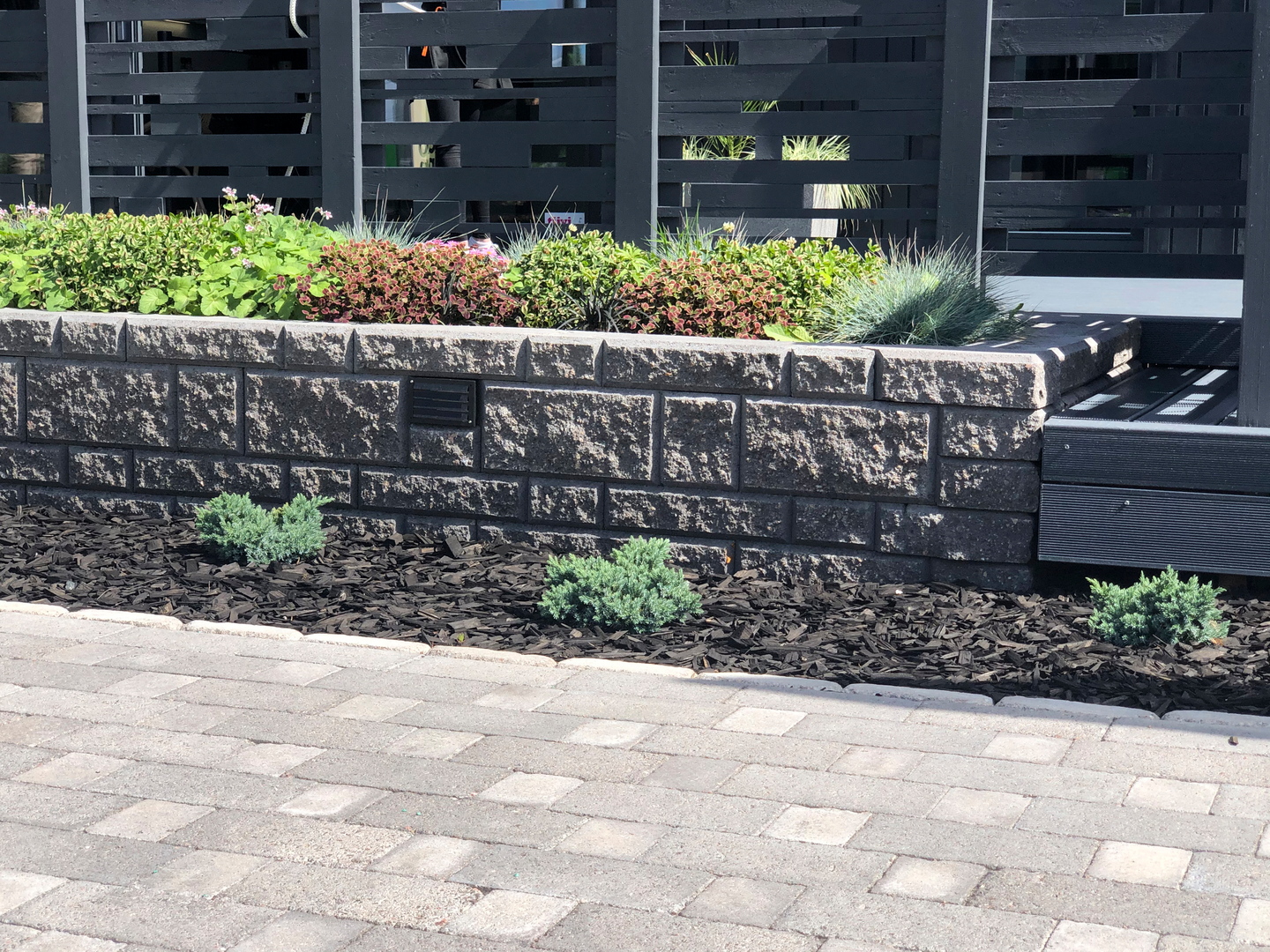 Patinoitu aukiokivi HB 138x138x80mm harmaa 7,5m²/lava 1405kg/lava