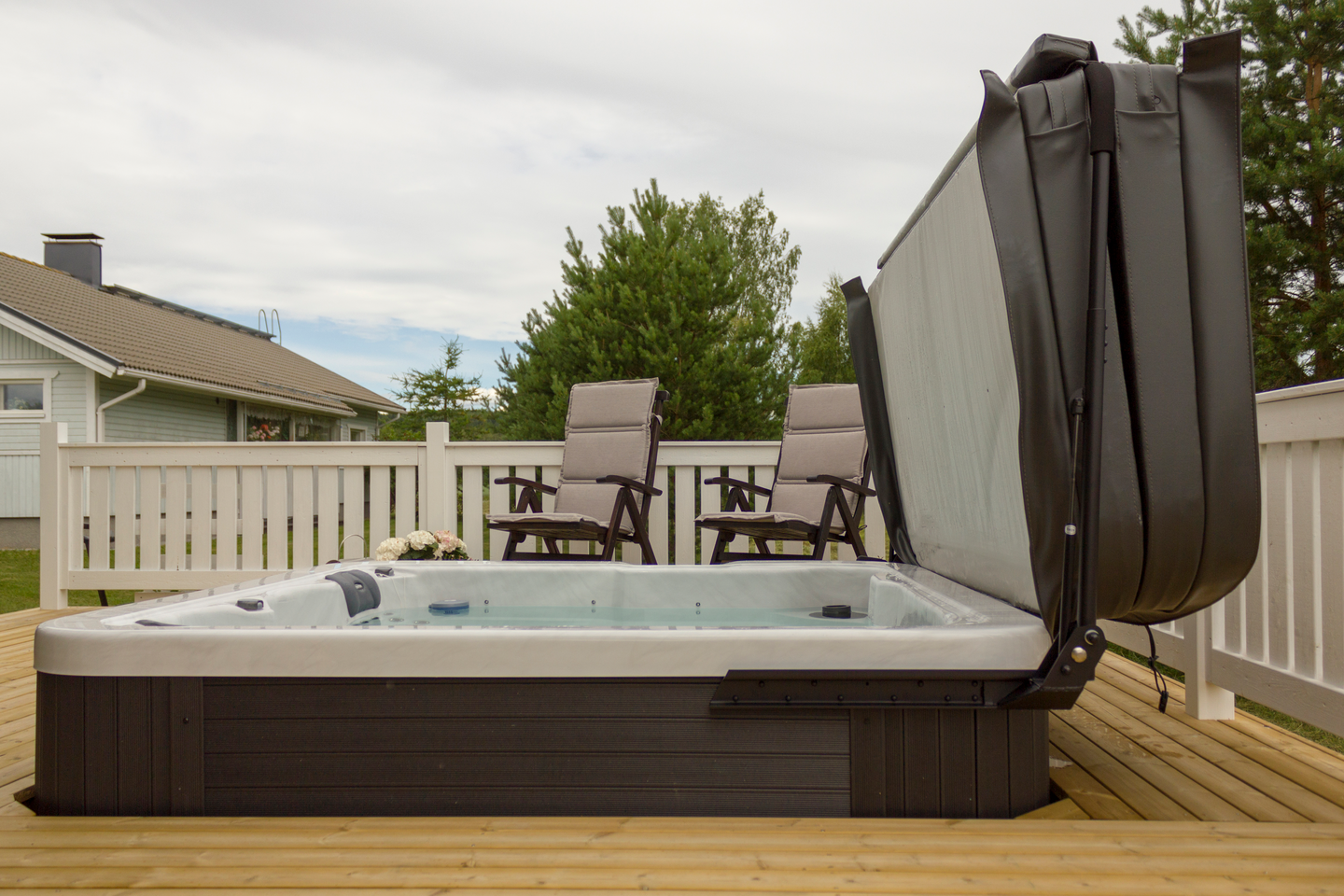 Kansiteline Novitek kaasujousi Premium