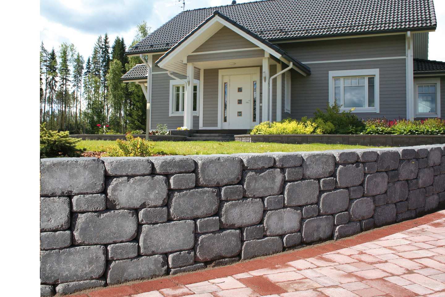 Patinoitu muurikivi HB 240x160x80mm matala musta 144kpl/lava 1185kg/lava