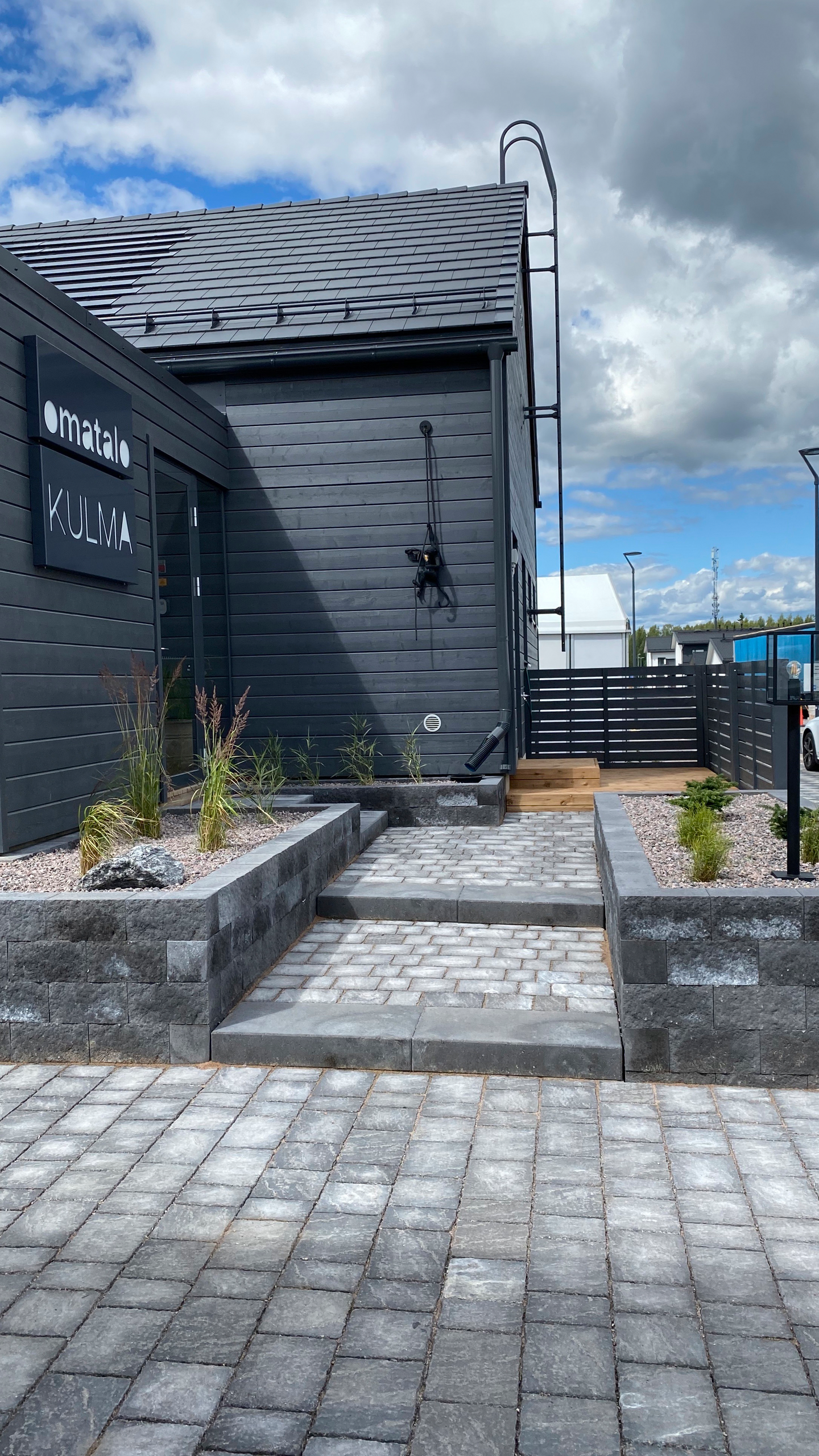 Muurikivi Rudus Antikko 330X165X165mm musta