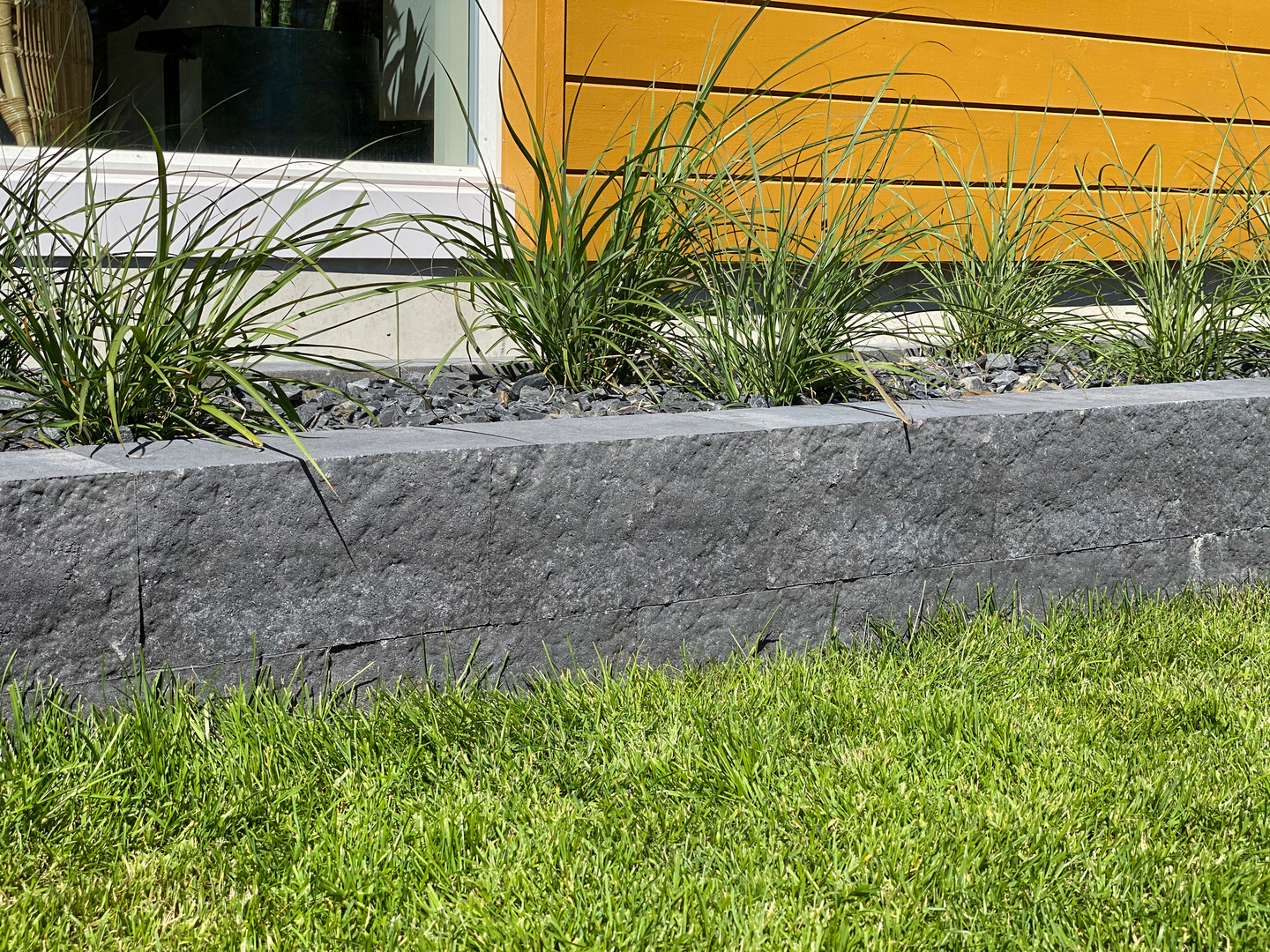 Muurikivi Rudus Antikko 330X165X165mm musta