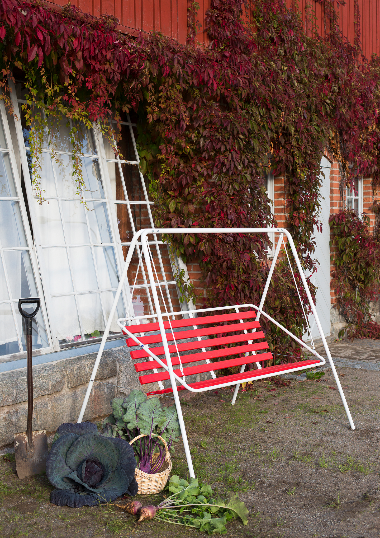 Keinu Varax Retro 3-istuttava puna/valkoinen