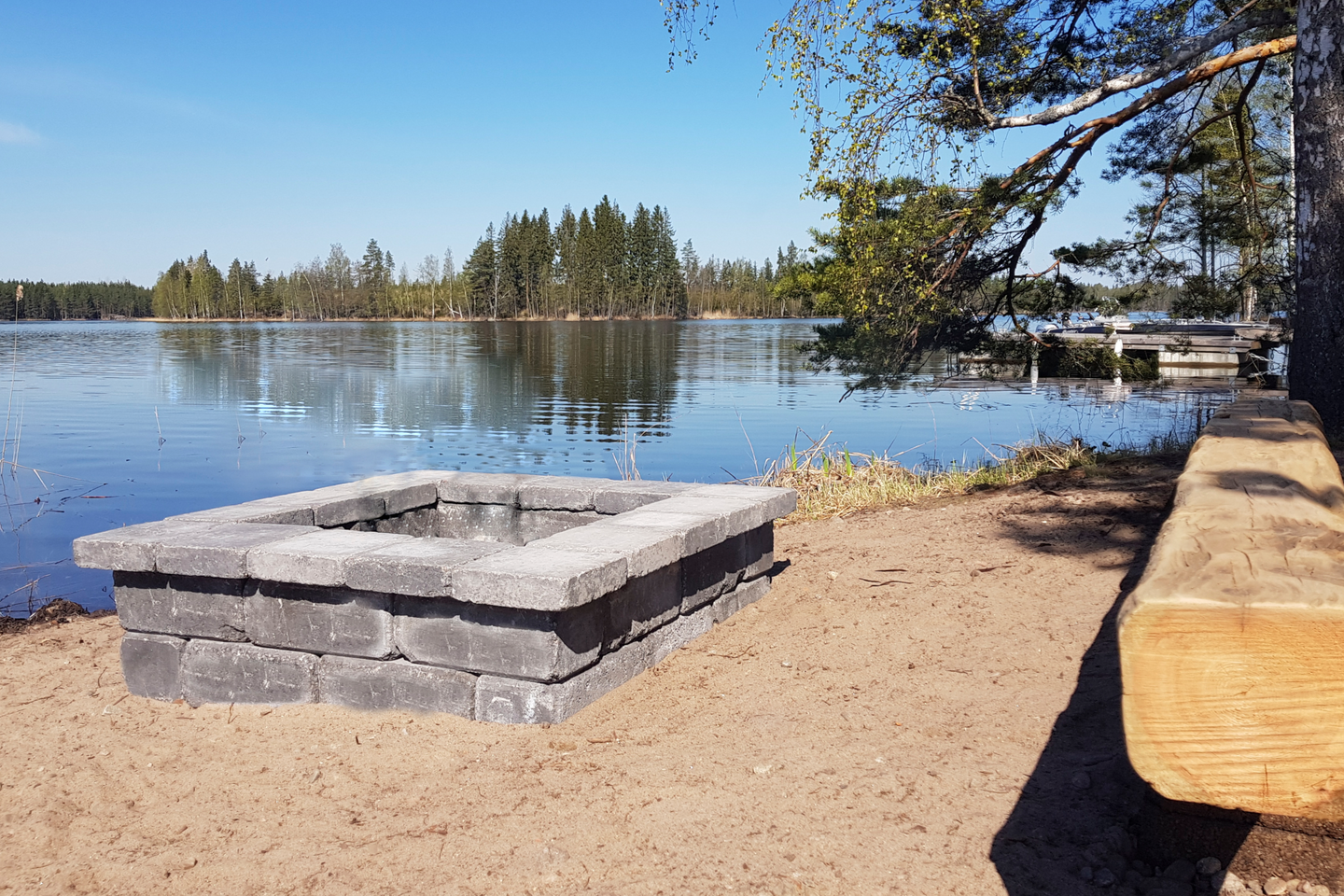 Antiikkinuotiopaikka Lakka Roihu musta