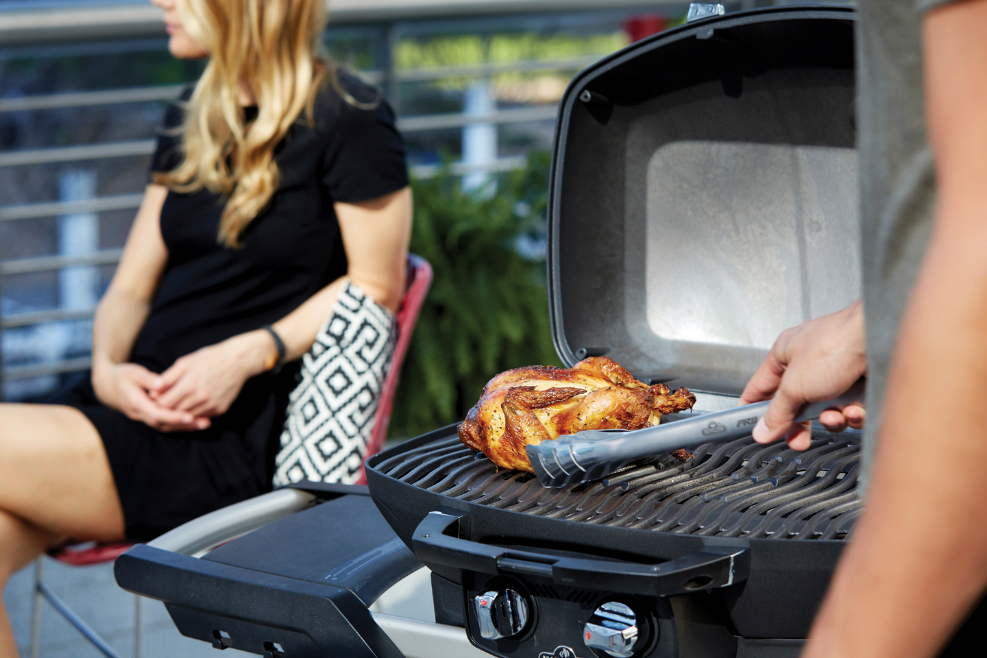 Kaasugrilli Napoleon kärryllä TraveQ PRO285X