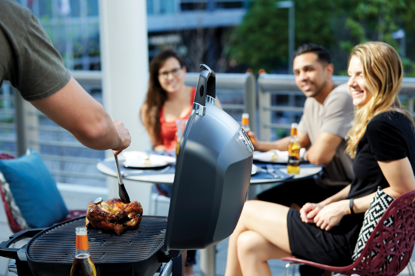 Kaasugrilli Napoleon kärryllä TraveQ PRO285X