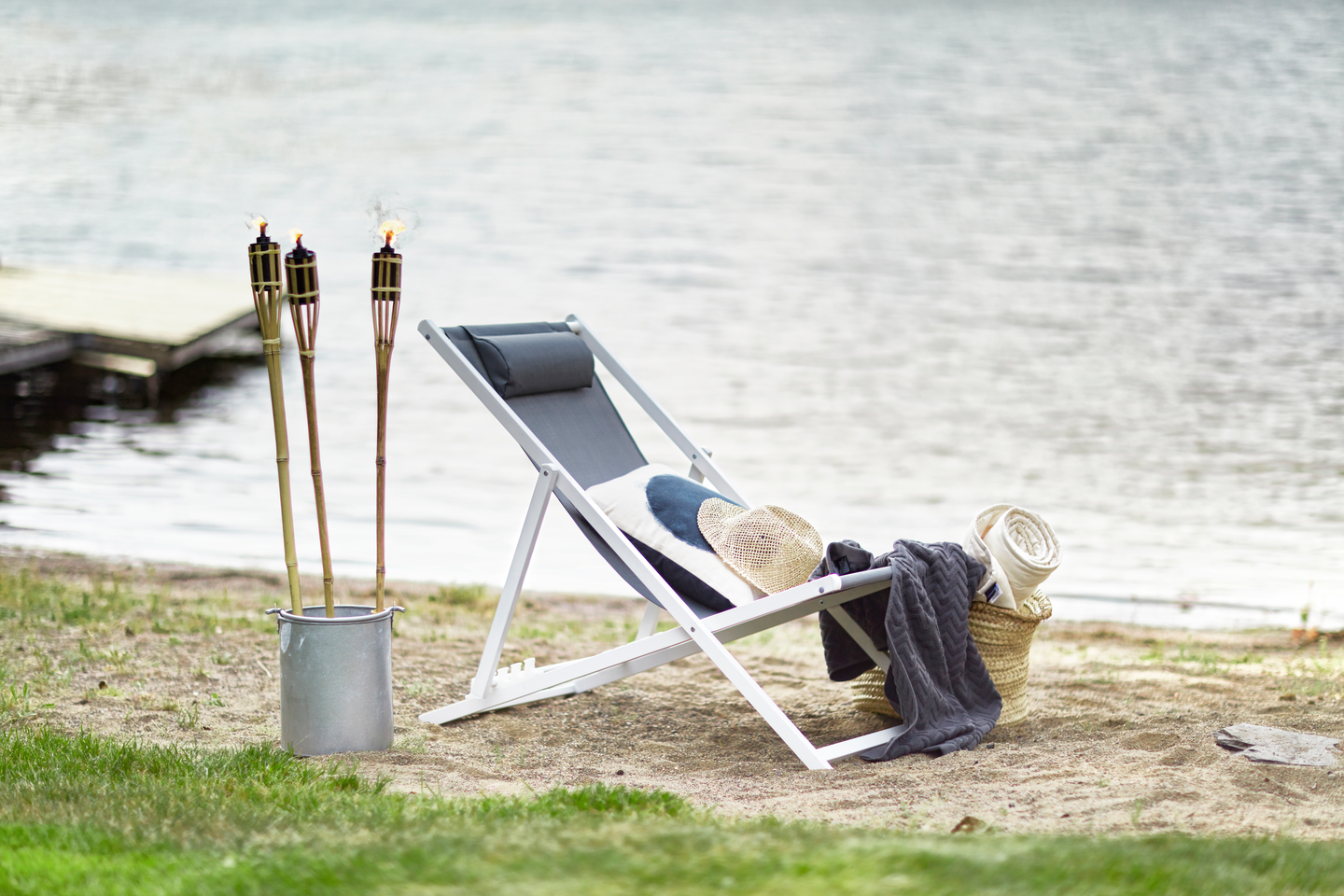 Aurinkotuoli Cello Palma harmaa/valkoinen