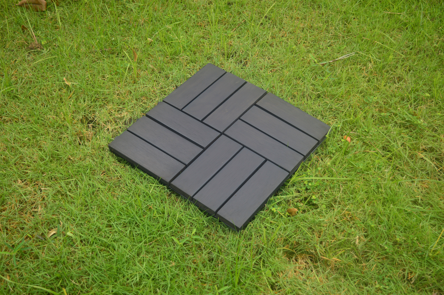 Terassilaatta Cello 30x30cm akaasia tummanharmaa