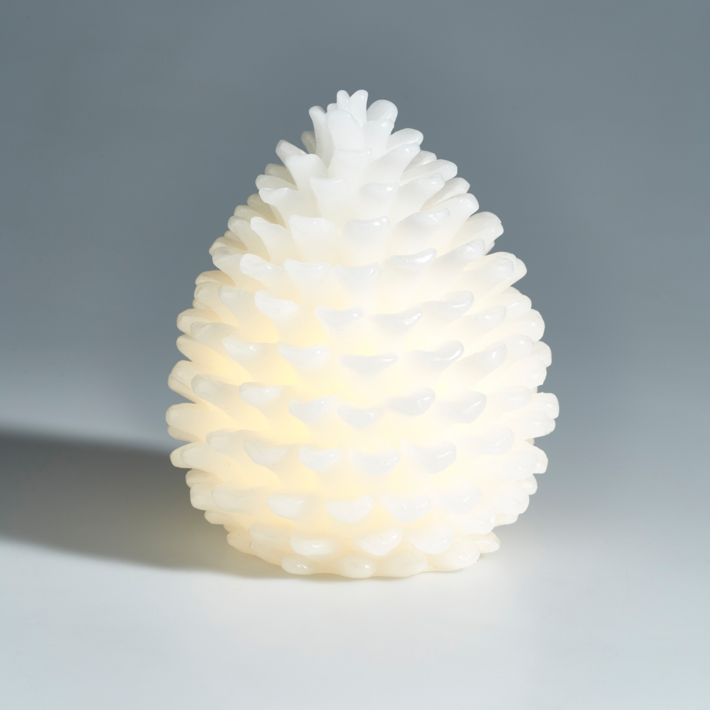 Led-kynttilä Cello käpy IP20 18cm valkoinen