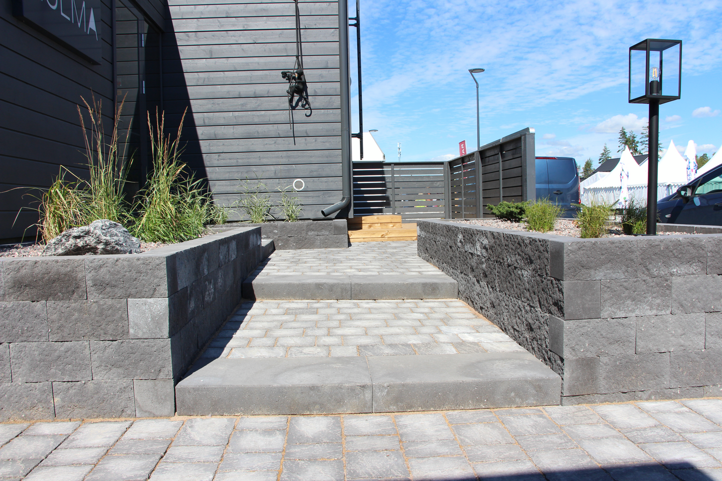 Muurikivi Rudus Antikko 330x165x165mm mustaharmaa