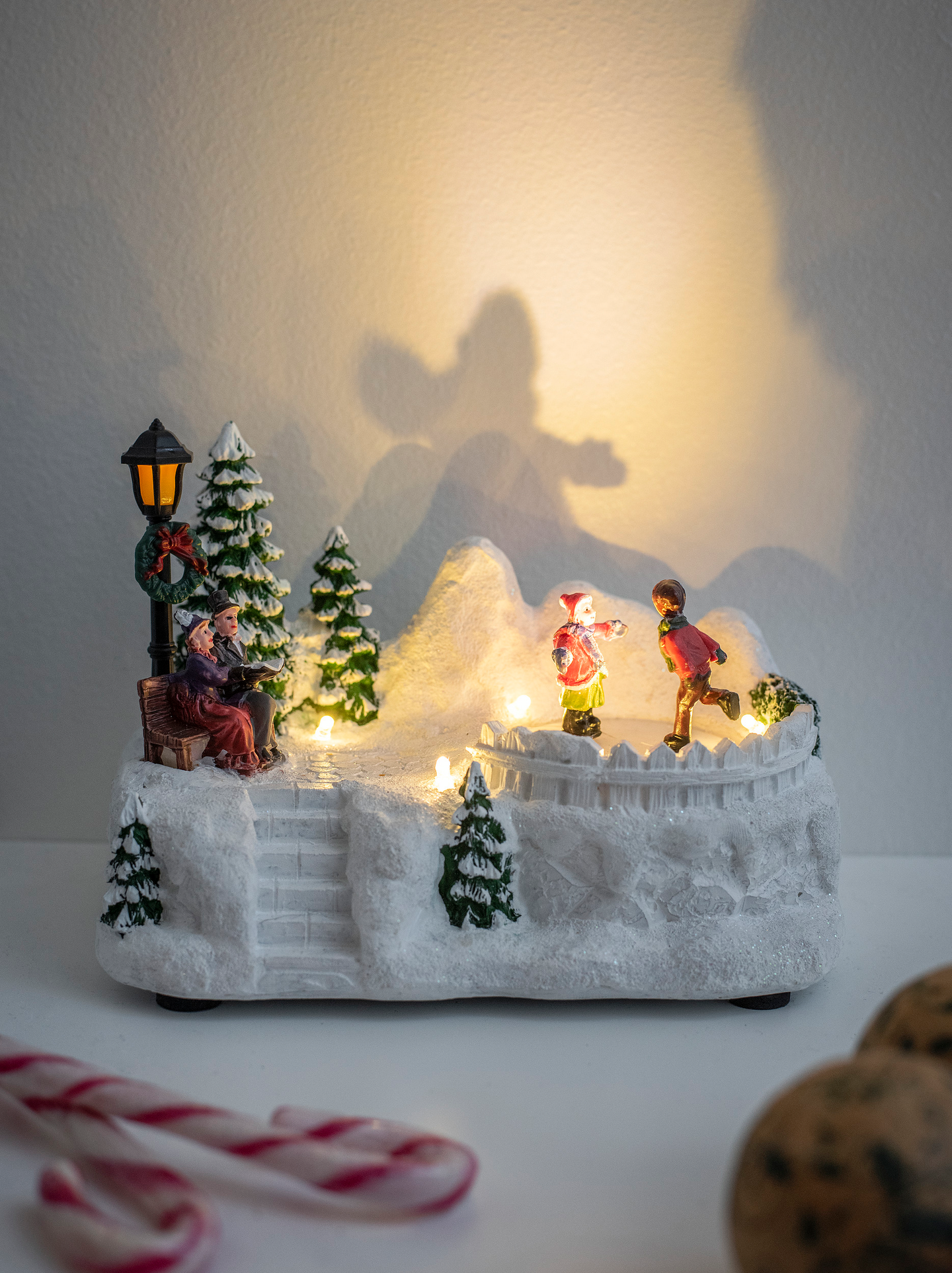 Luistelevat lapset patio Airam b/o timer