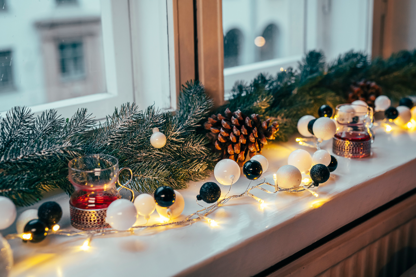 Palloryhmäsarja Airam Oona musta/valkoinen