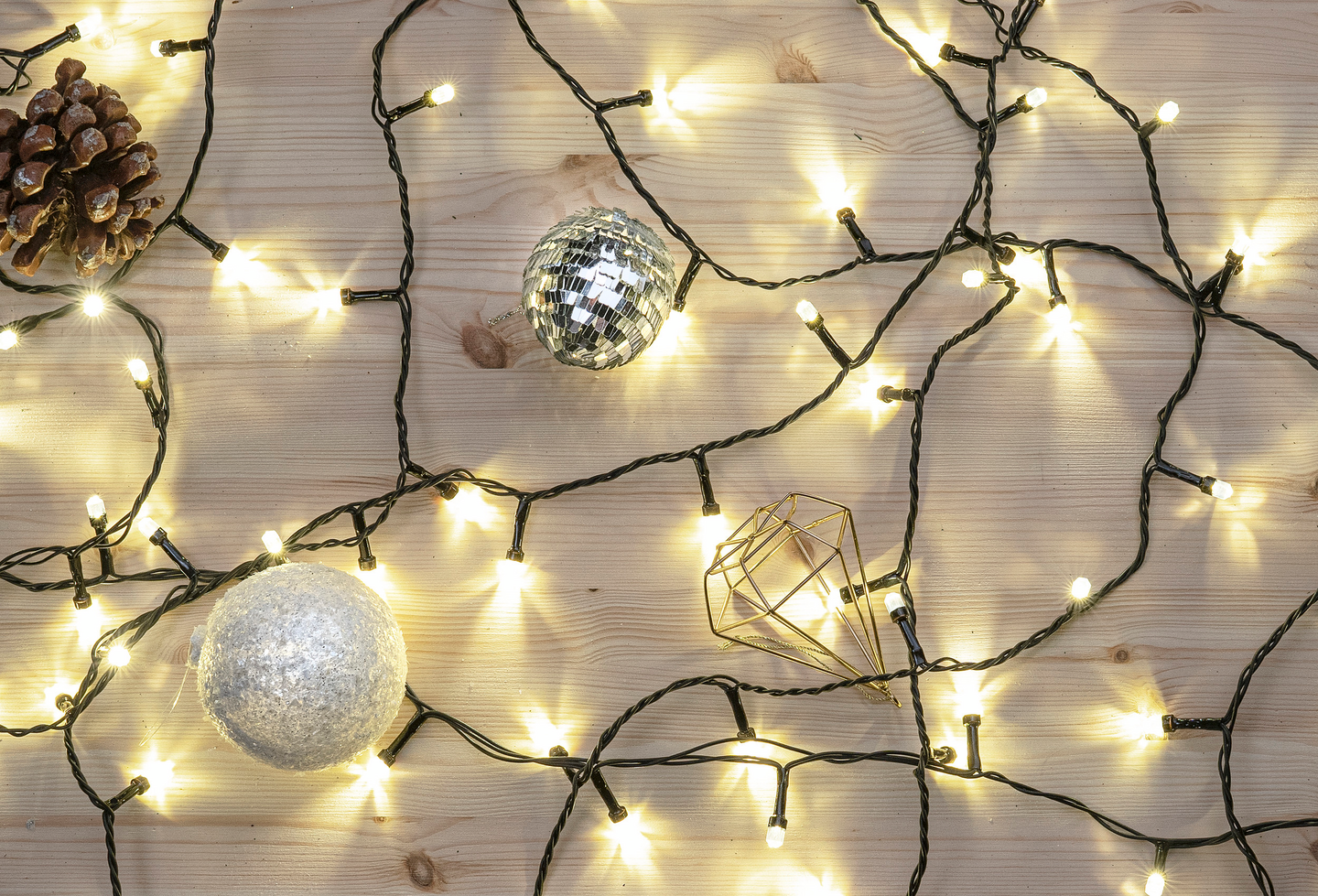 Led-sarja Airam Shine 7,5m lämminvalkoinen IP44