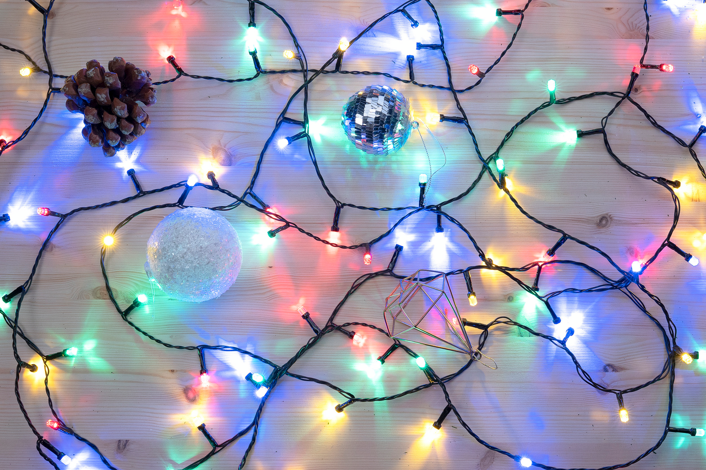 Led-sarja Airam Shine 7,5m värimix IP44