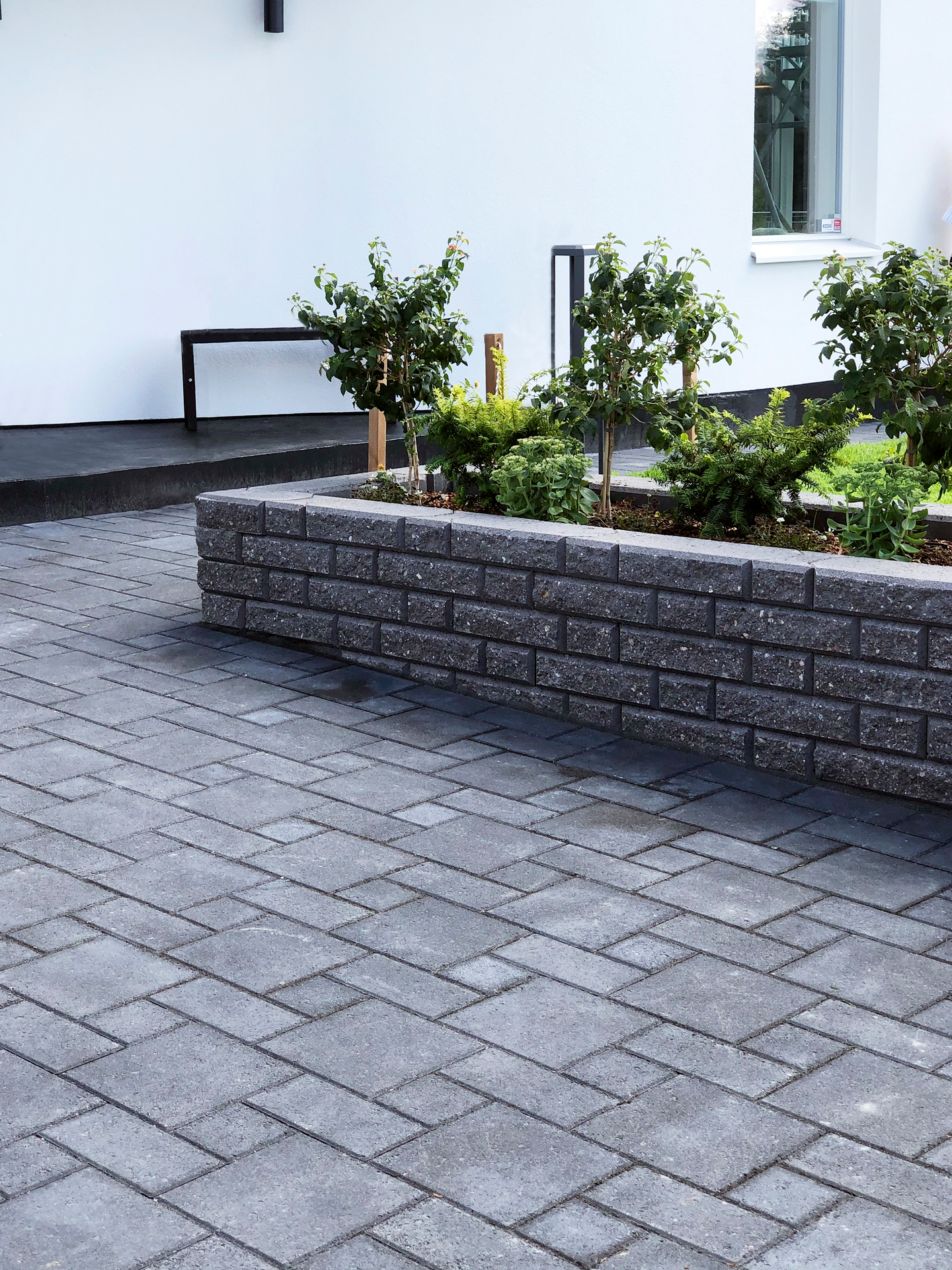 Aukiokivi HB 138x138x60mm täysmusta 10,0m²/lava 1405kg/lava