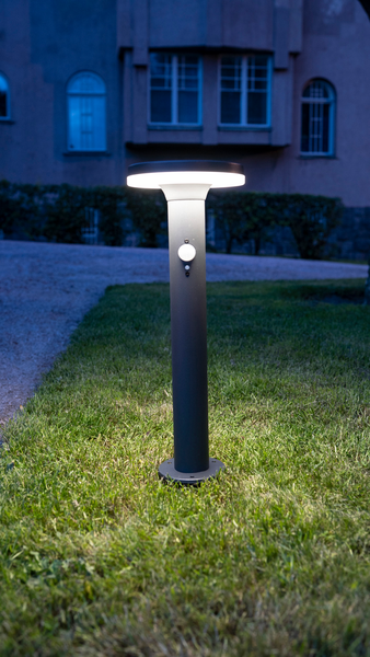 Pihavalaisin Airam Solar alan 45cm harmaa 4000K