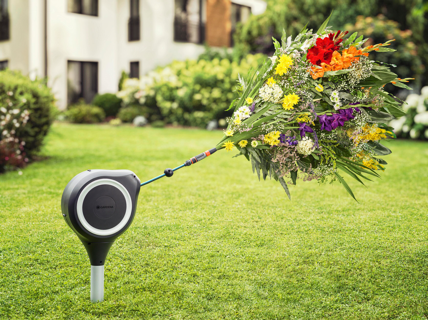 Letkukela Gardena RollUp S 15m maaruuvilla valkoinen