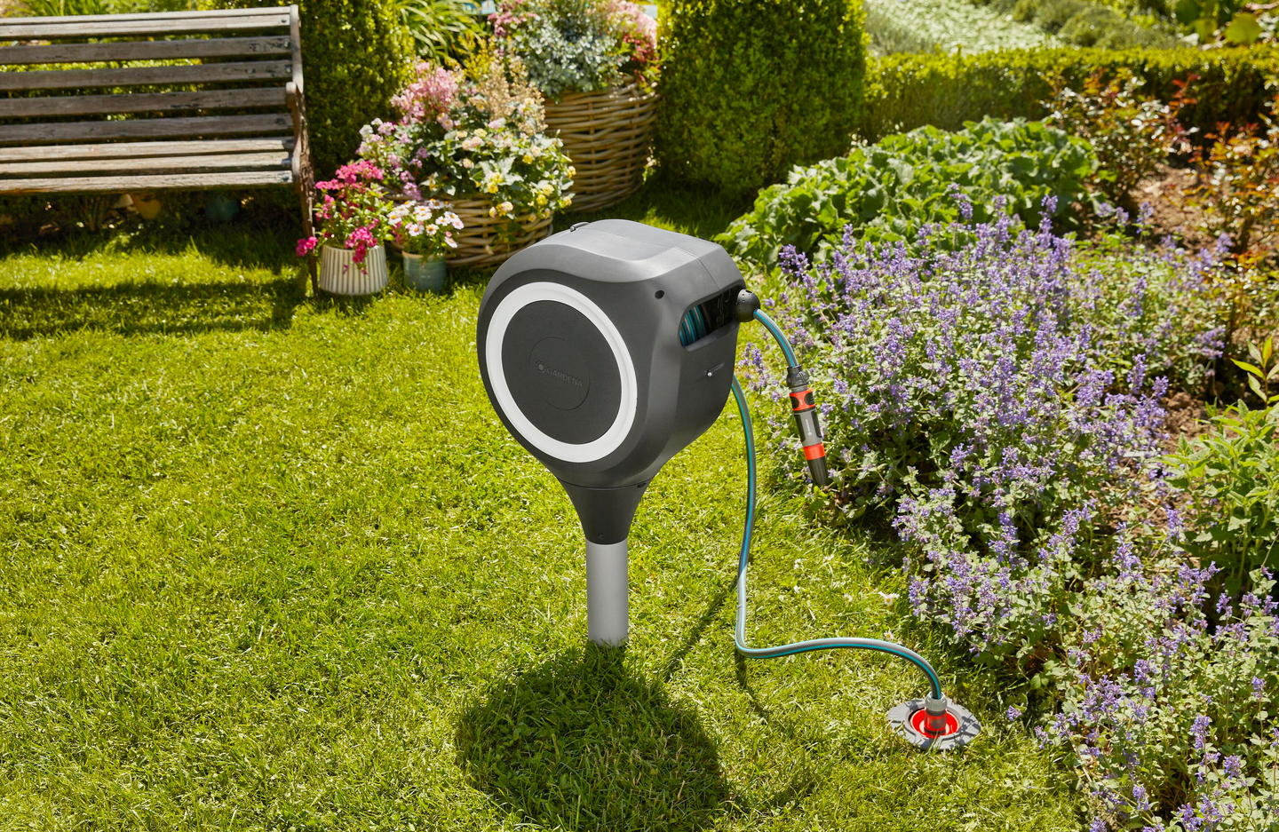 Letkukela Gardena RollUp S 15m maaruuvilla valkoinen