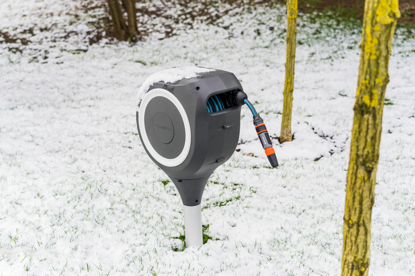 Letkukela Gardena RollUp S 15m maaruuvilla valkoinen