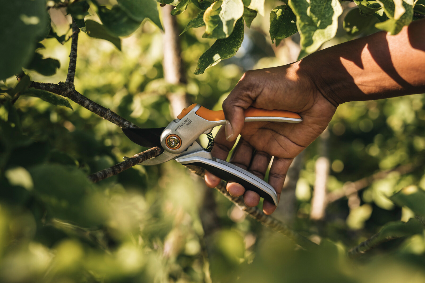 Oksasakset Fiskars ohileikkaavat Plus metalli P531