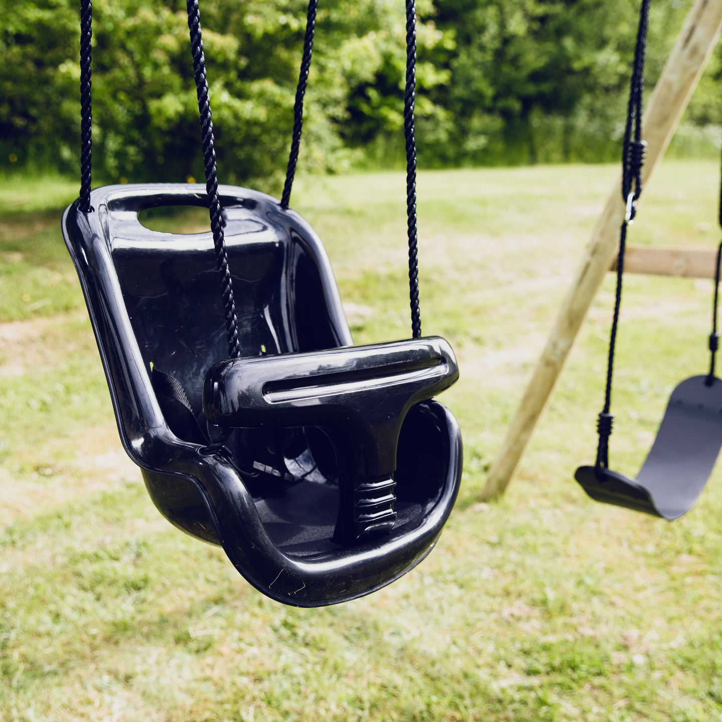 Vauvakeinu Nordic Play musta korkea selkänoja