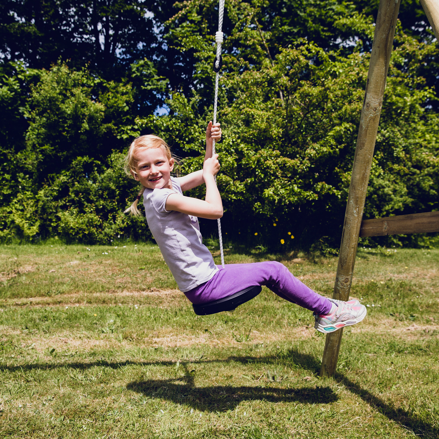 Lautaskeinu Nordic Play musta köydellä