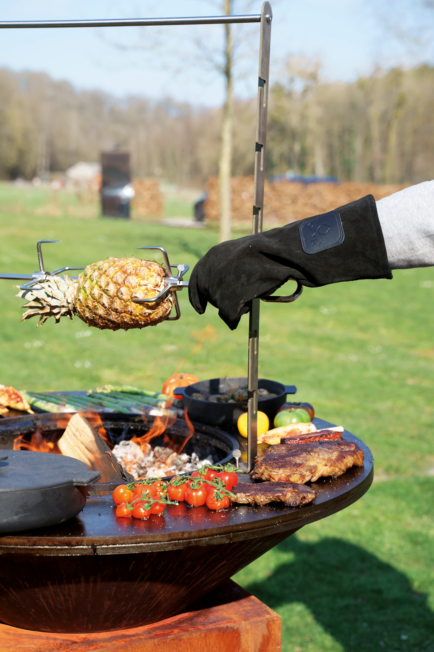 Grillaushansikkaat OFYR mustat