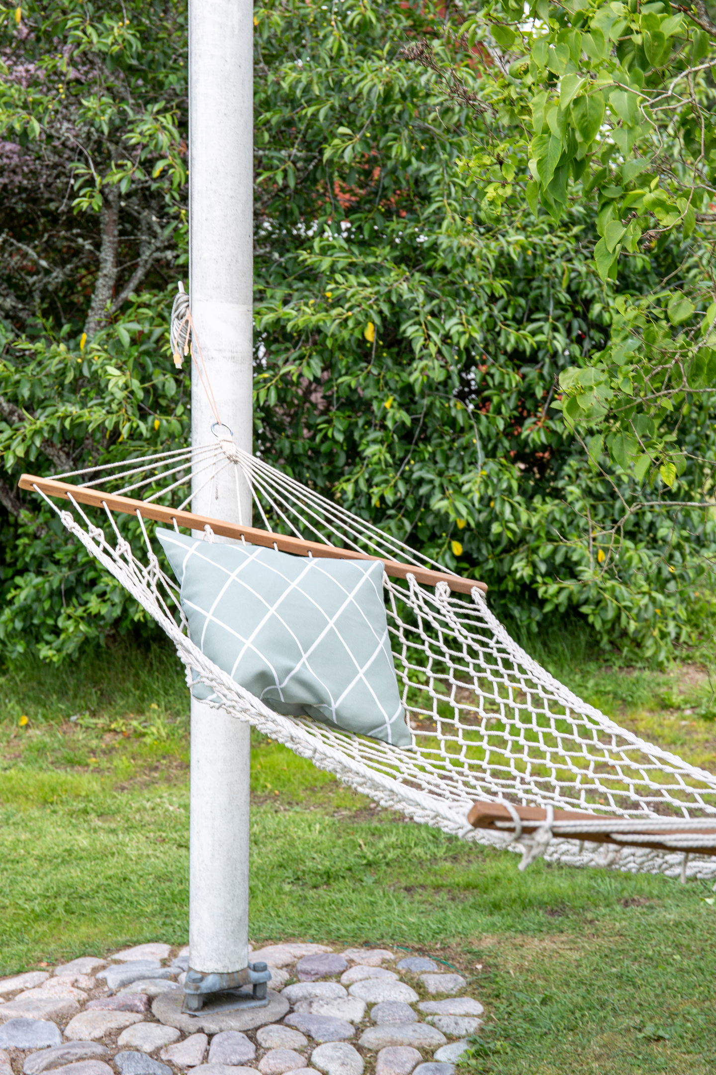 HÄNGMATTA CELLO ULRIKA VIT POLYE TRÄ