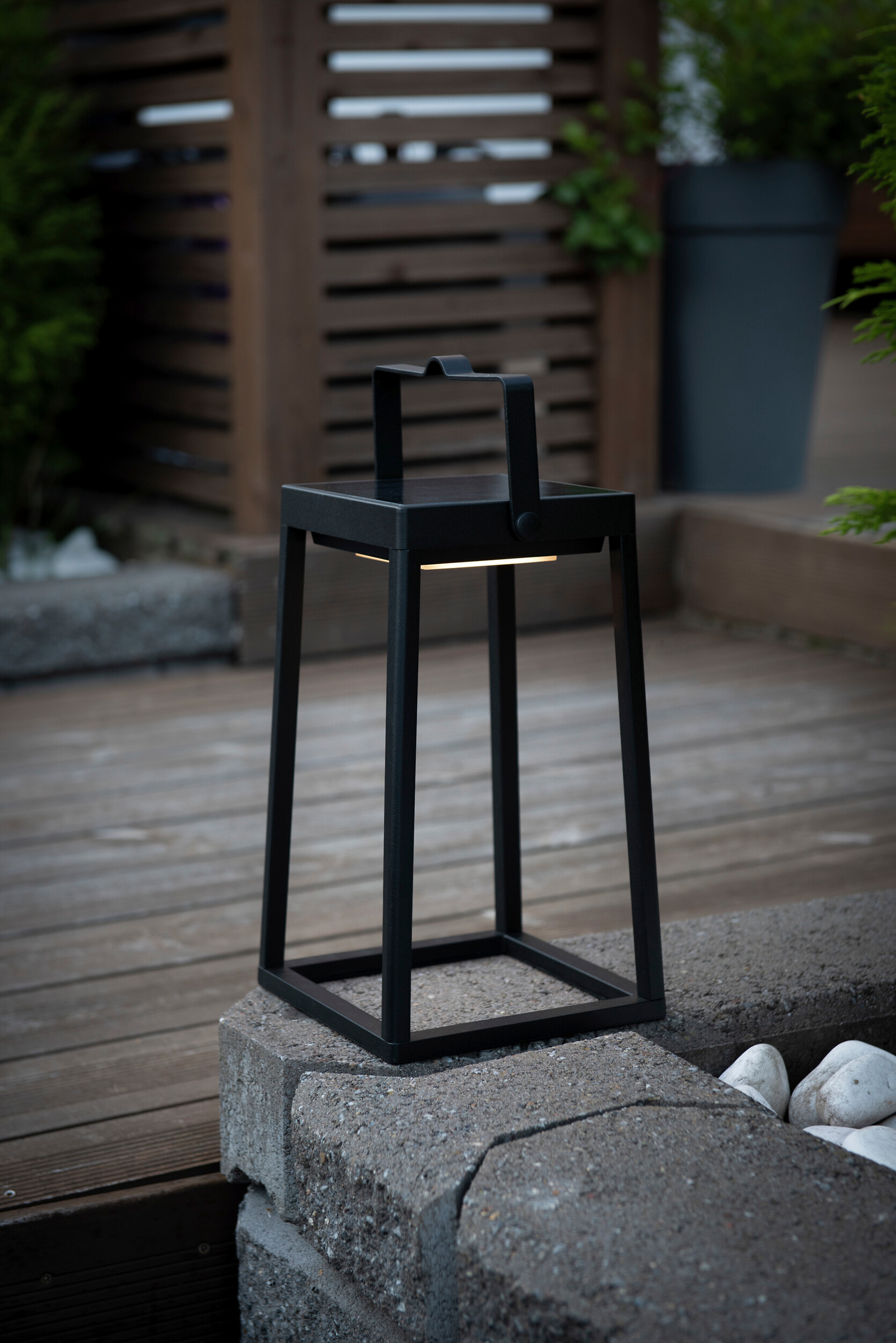 Solarlyhty Airam Oasis 3000K USB-ladattava