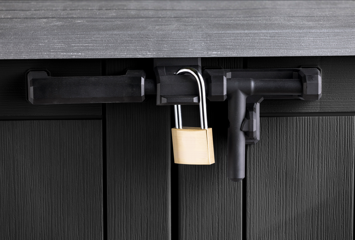 Minivarasto Keter Store-it-out 72x132cm