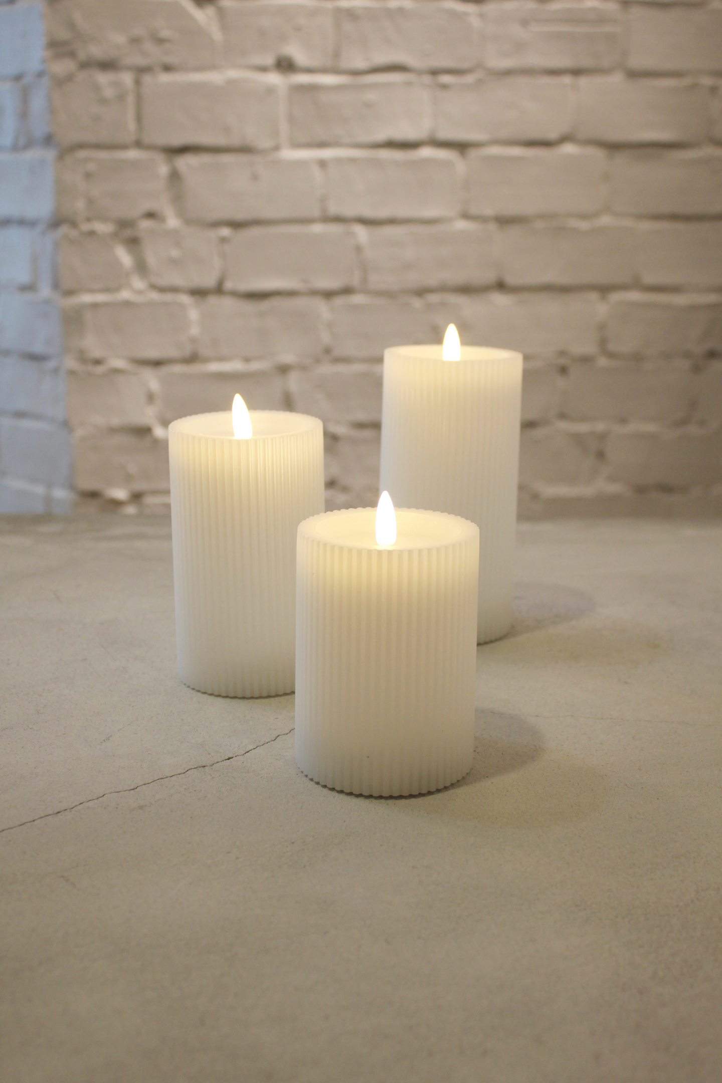 Led-vahakynttilä Cello Vekki 10cm valkoinen