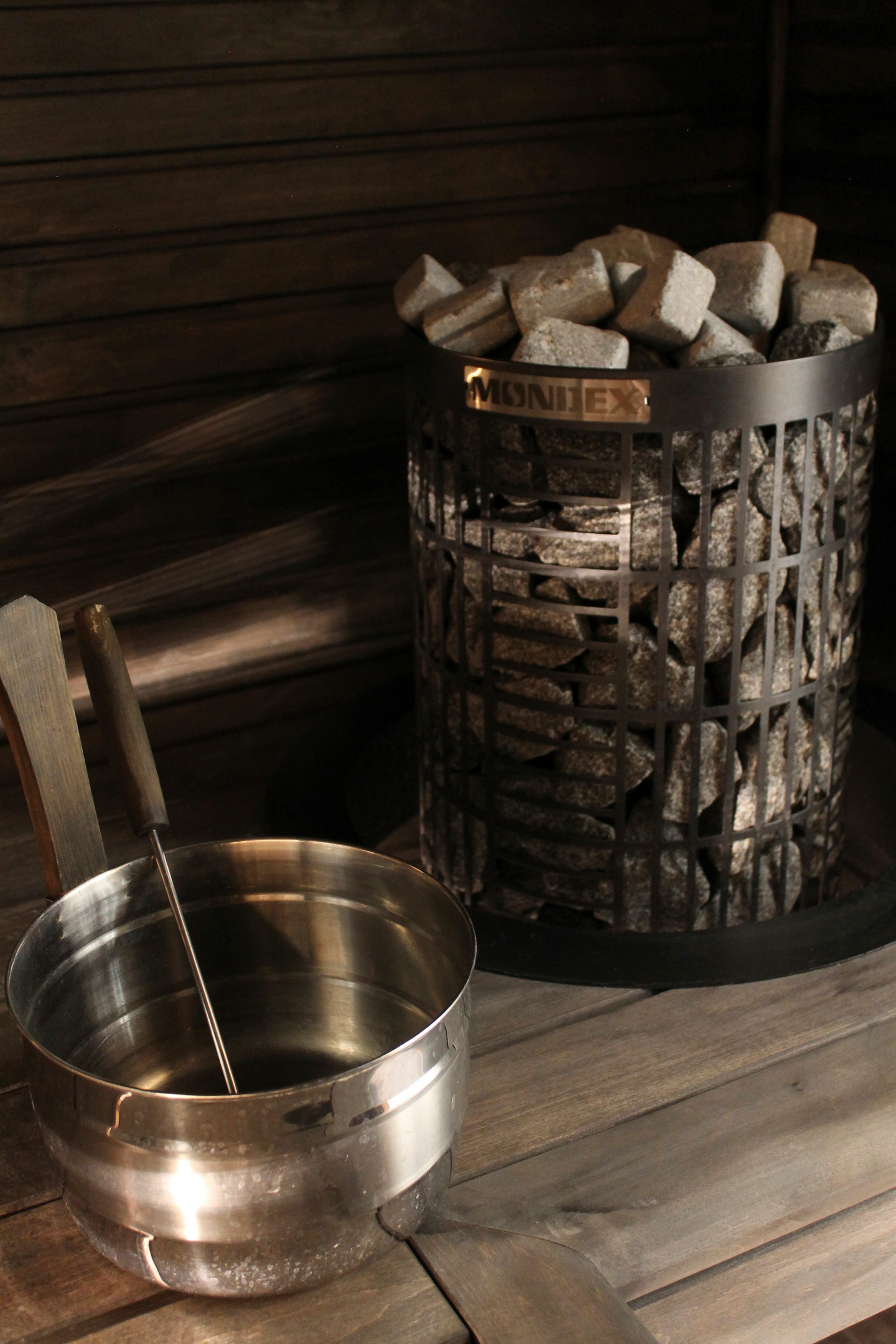 Sähkökiuas Mondex Tahko E2 10,5kW musta