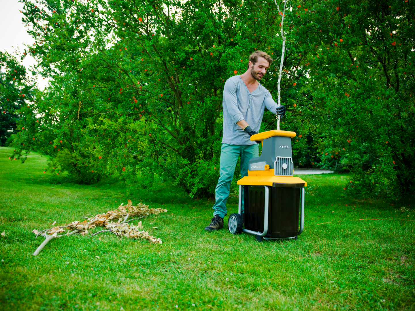 Oksasilppuri STIGA Bio Silent 2500