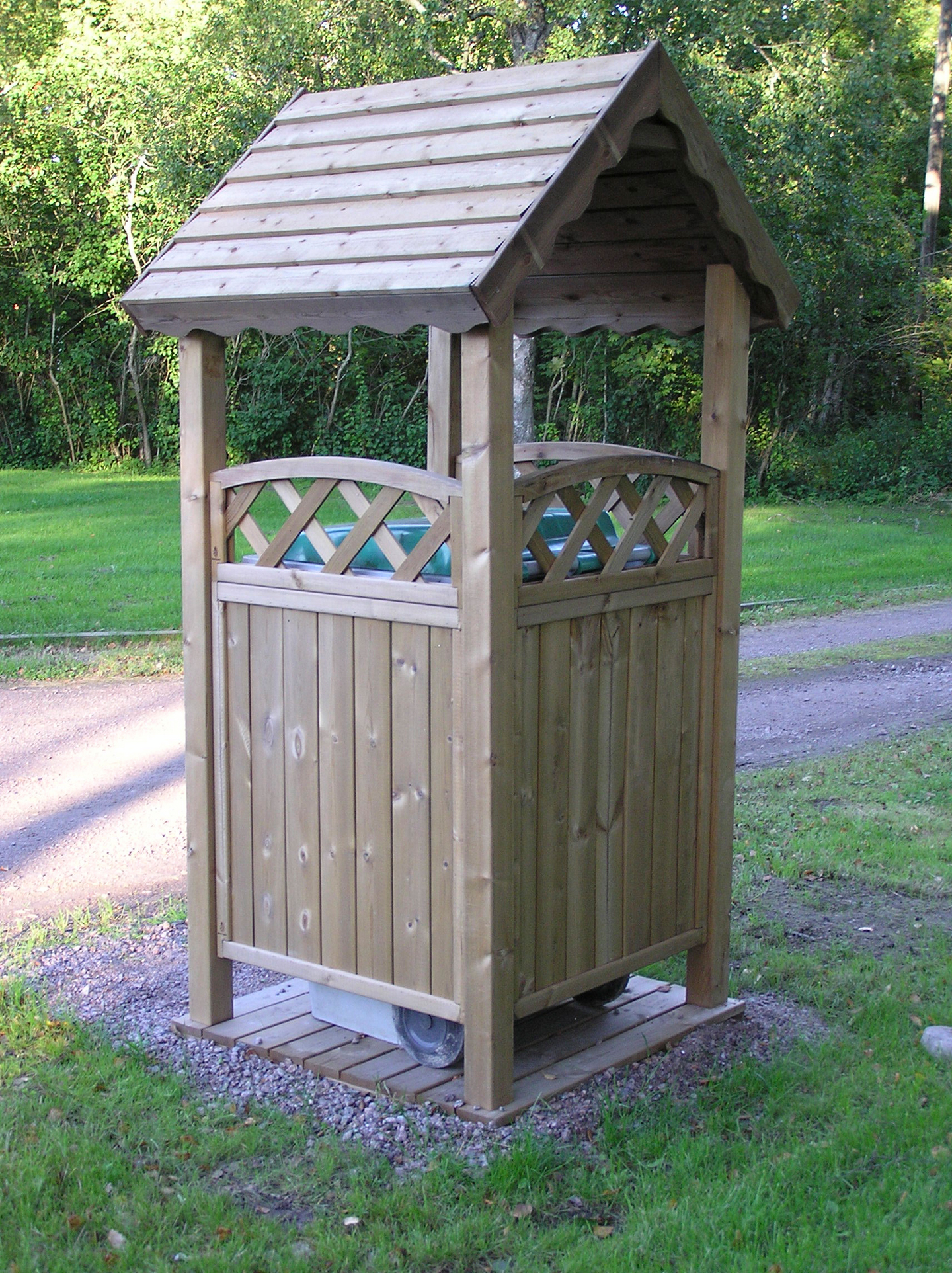 Jätekatos Tammiston Puu Lux lattia ja katto kestopuu vihreä