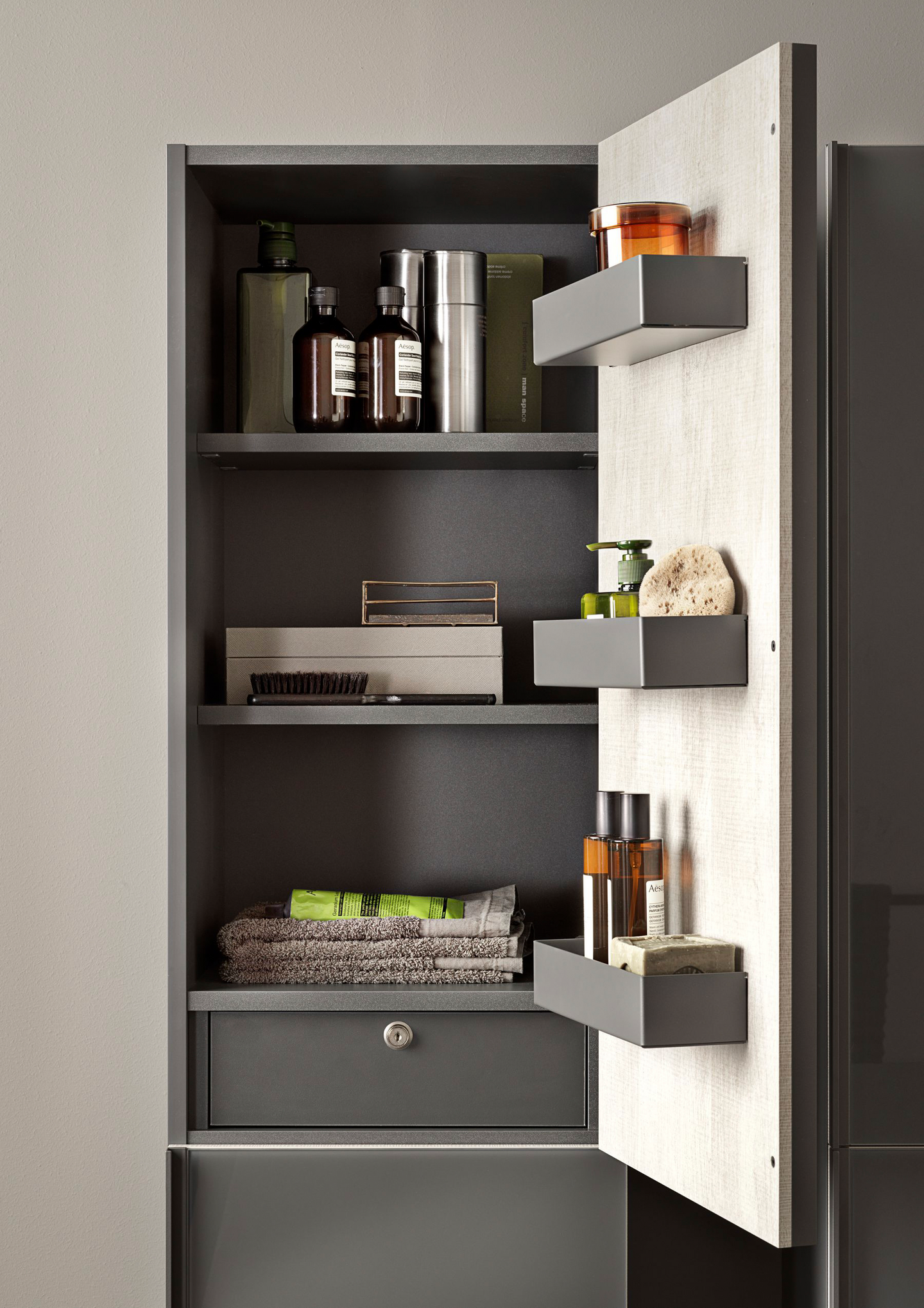 Korkea kaappi Geberit Acanto L38 K173 S36cm laava