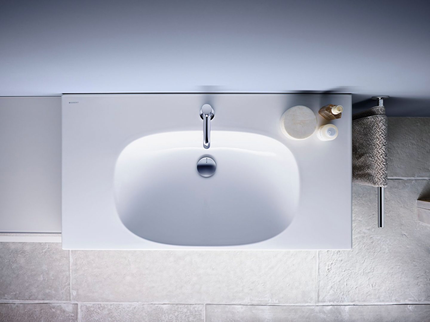 Pesuallas Geberit Acanto L90 S48,2cm hanareikä ylivuotoaukko Keratect