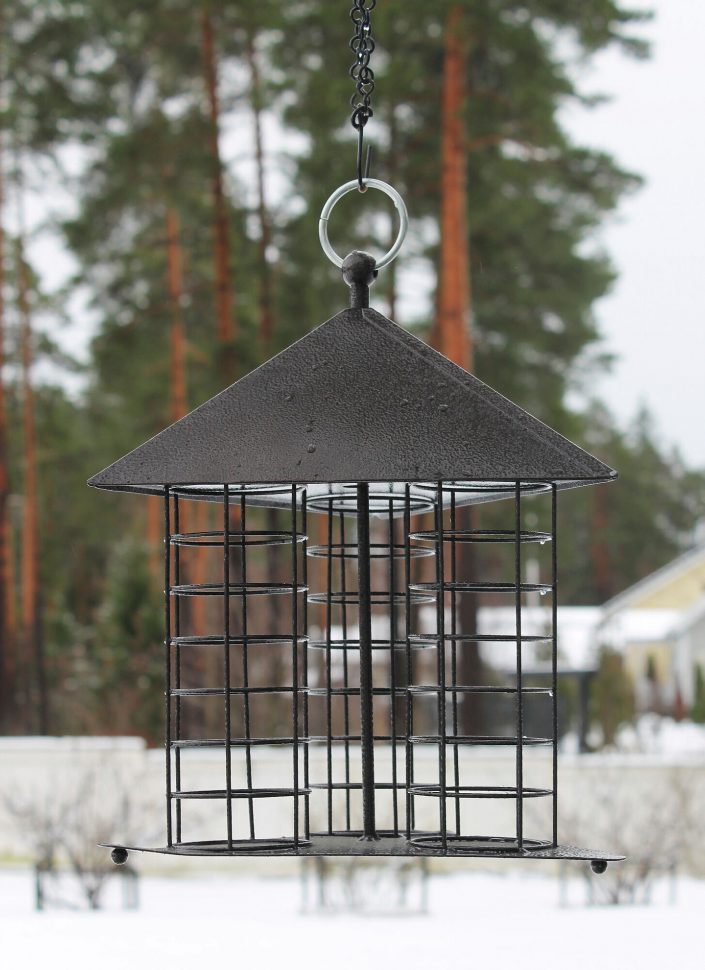 Talipallojen syöttölaite 9:lle pallolle