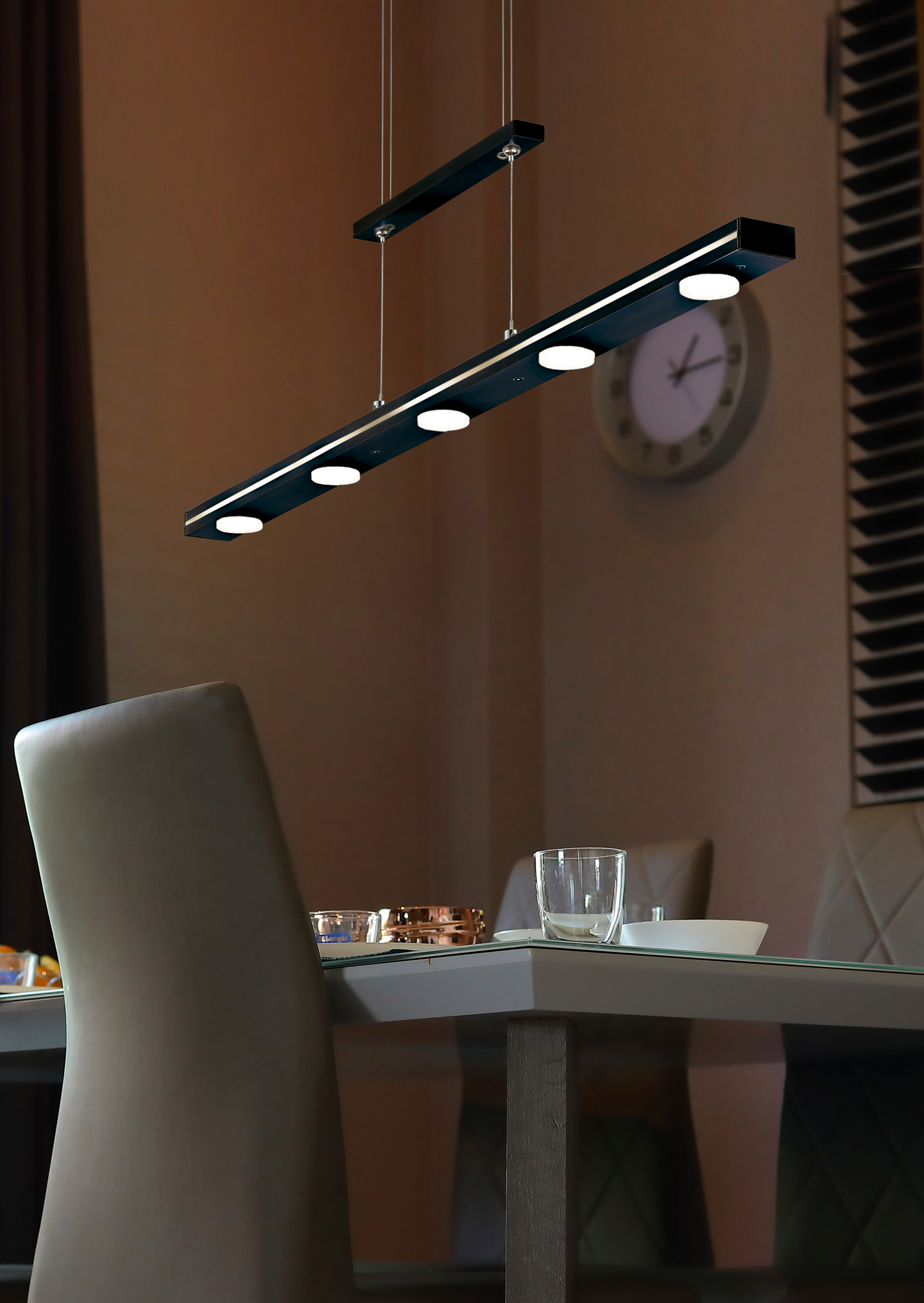 Riippuvalaisin TRIO Lacal led 380lm mattamusta